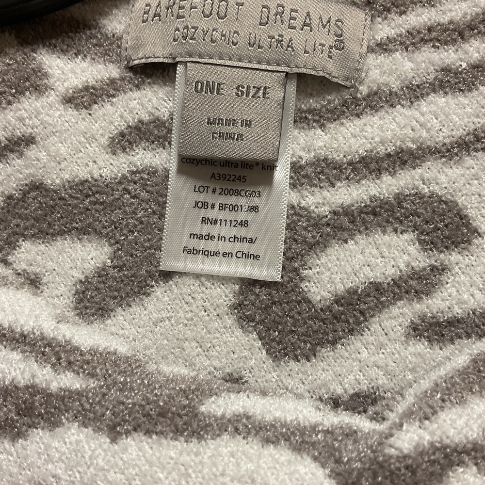 (Two) Ponchos by Barefoot Dreams Ocean Breeze (Bundle of Two)!!! NWOT - Picture 5 of 8